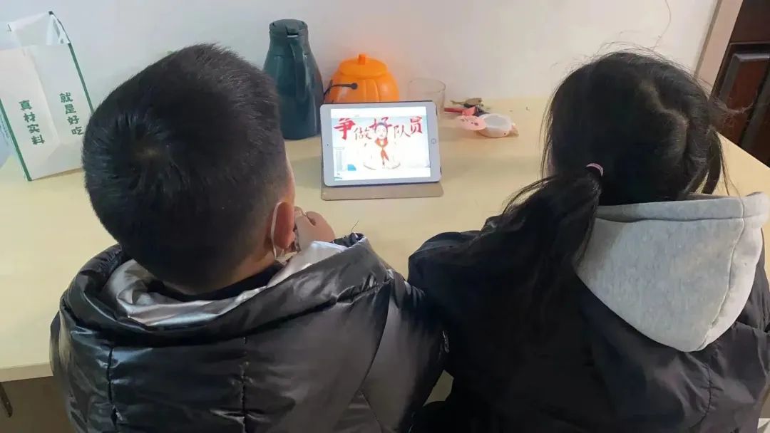 屯村实验小学开展“学习二十大，争做好队员”主题教育活动