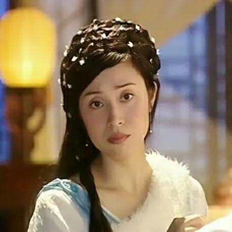 水月洞天尹天雪的丫鬟是谁扮演的,水月洞天尹天雪真实名字