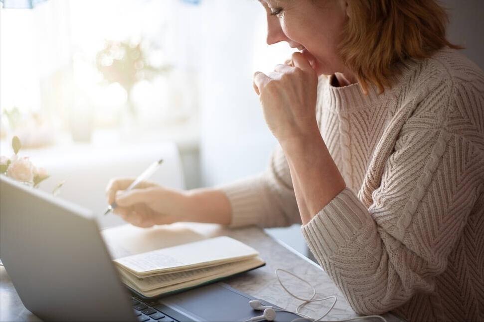 长寿的秘诀就是懒越懒越健康,年过50健身动作