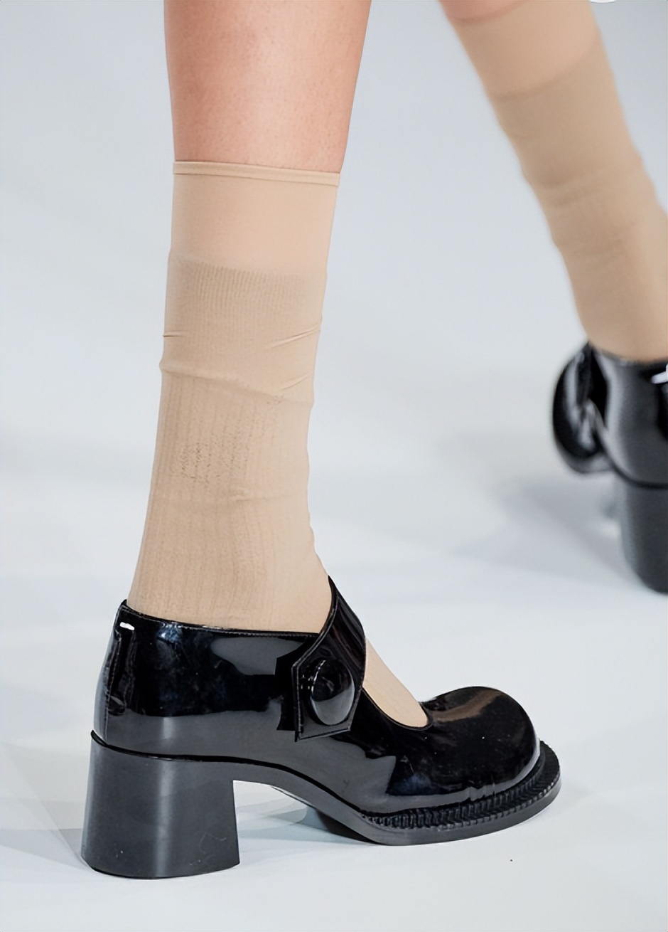 时髦又个性的鞋子,什么样的鞋子具有时髦感