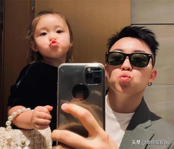 霸道女总裁叶海洋的三胎男宝计划，网友说弟弟像二宝哈媞就太帅了