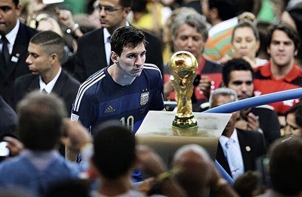 梅西犯罪式过人完整版,梅西昨晚比赛过人视频