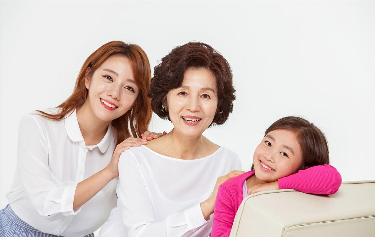 在女婿家带娃8年，儿子买车我给了10万，女婿：让你儿给你养老