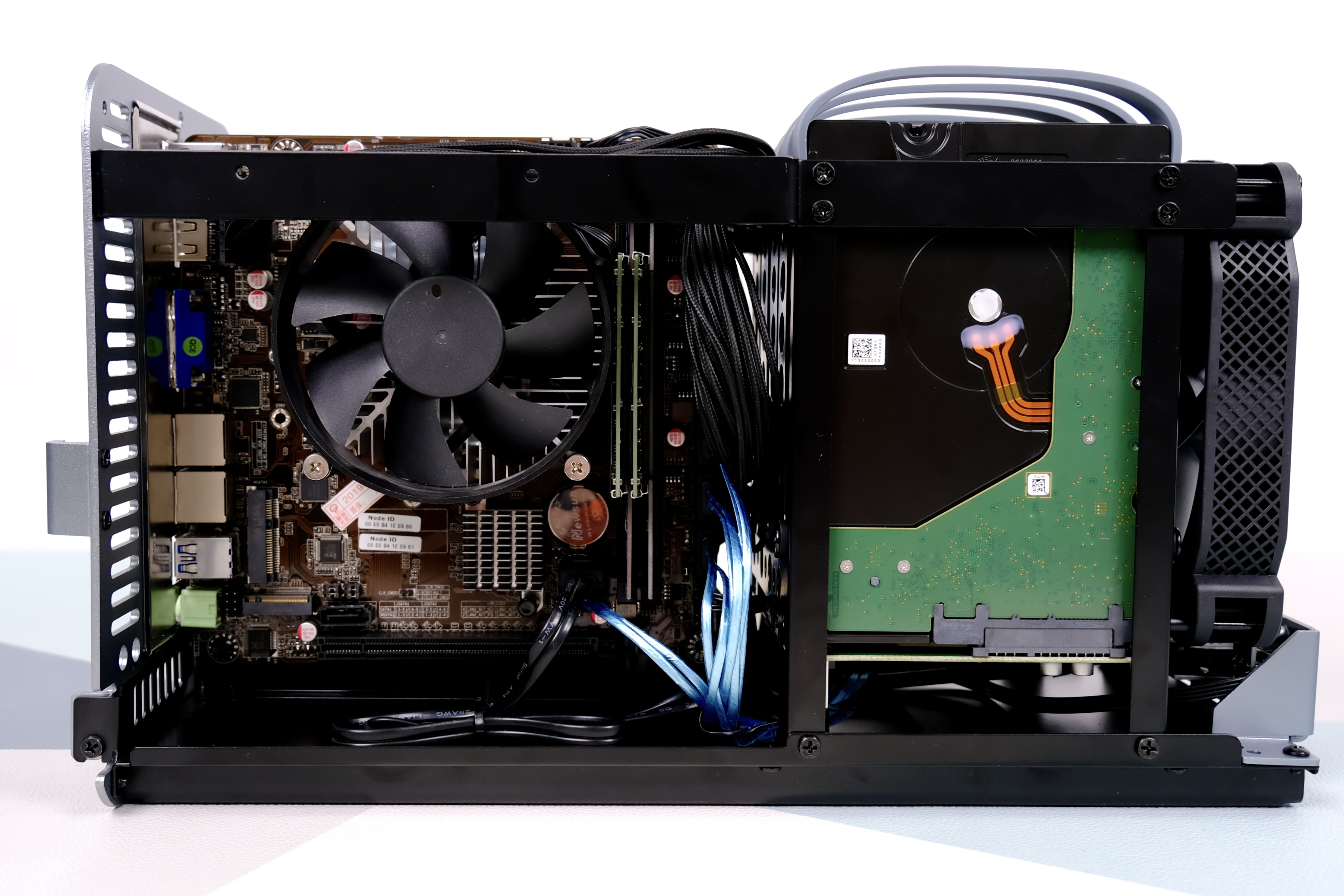 小姐姐的精致城堡!ITX极简风NAS装机纪实