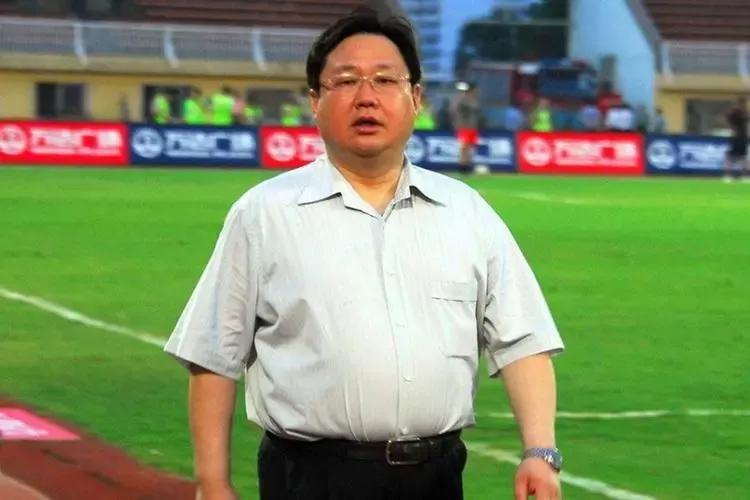 *明徐**:28岁成亿万富豪,44岁病死狱中,明星妻子为他守节