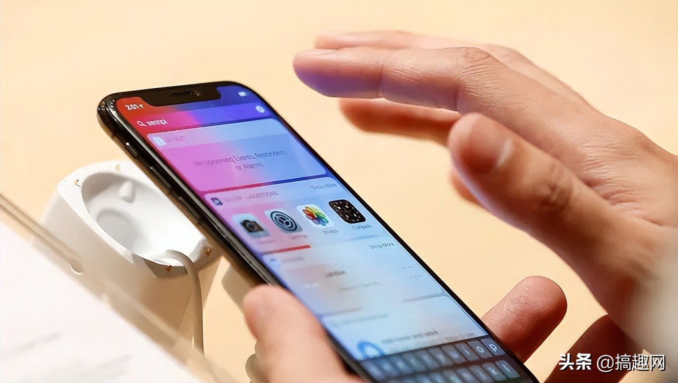 iphone突然间屏幕触控卡住了,苹果手机卡住触屏失灵怎么办