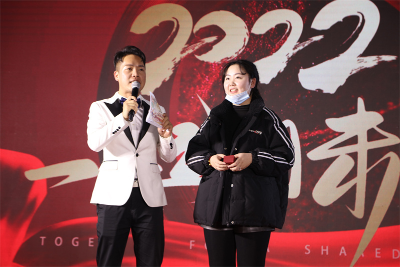 一路向前，携手同庆。阜阳商厦庆祝成立32周年举办跨年夜宴