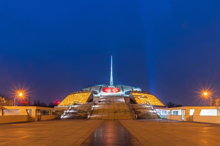 赌王何鸿燊，86万续命针连打11年，800万金丝楠木棺揭开世纪葬礼