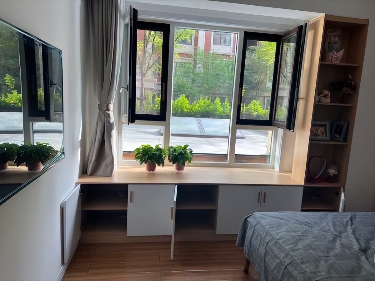 装修完多久入住比较好释放甲醛的正确开窗方法除甲醛是智商税吗？