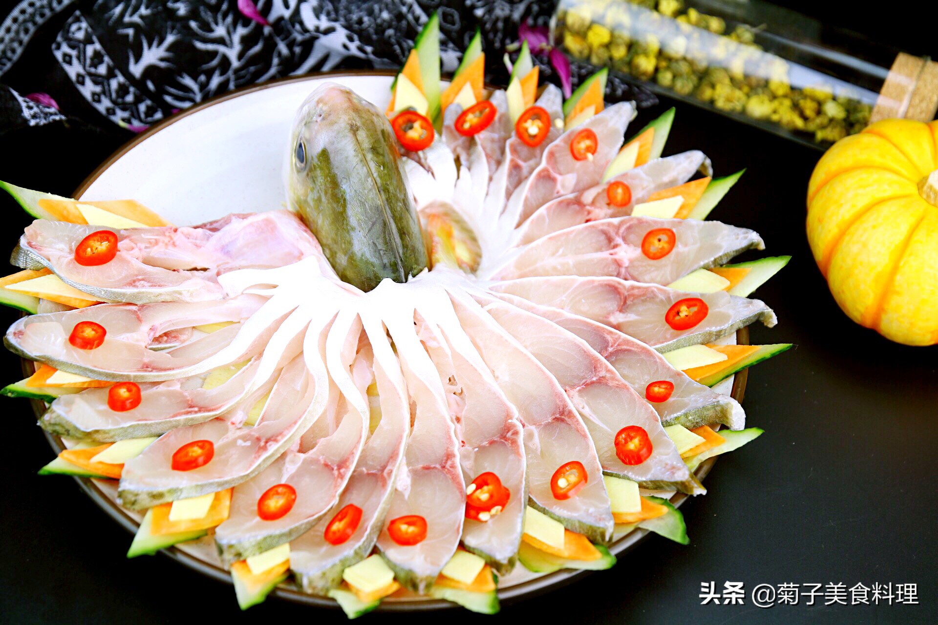 除夕年夜饭10道吉祥菜要端上桌,年夜饭必备的二十道菜五福临门