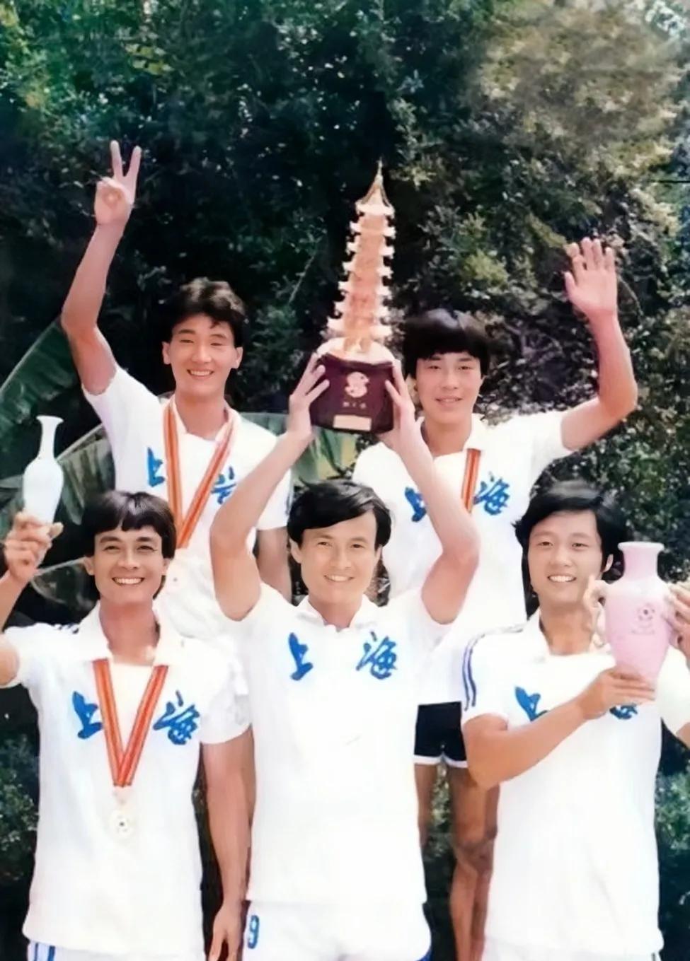 上海申花李中华,老上海足球队李中华