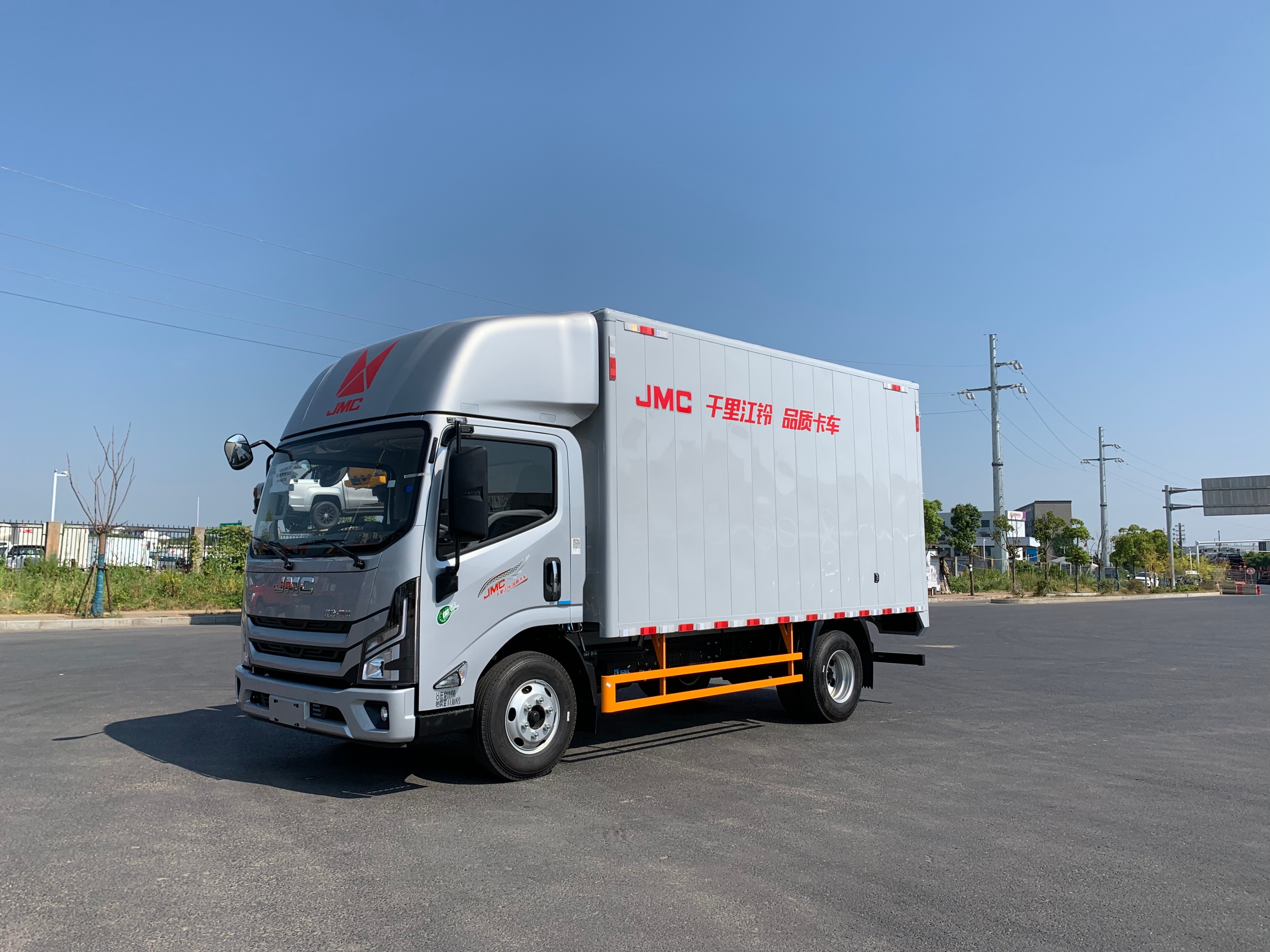 搭载2.5排量的新江铃轻卡,江铃轻卡2022最新款新车