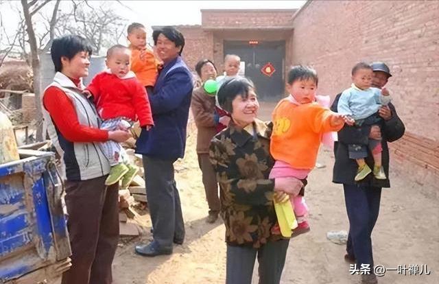 中国首例五胞胎，现年满22岁，妈妈坦言：如果重选，我一个也不要