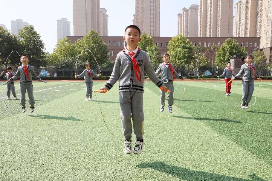 西安视立美视力健康管理,学校儿童青少年近视防控工作情况