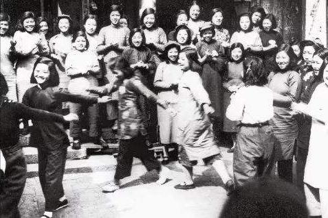 嫖娼决不能合法！新中国禁娼运动，是如何把娼妓从“鬼”变成人？