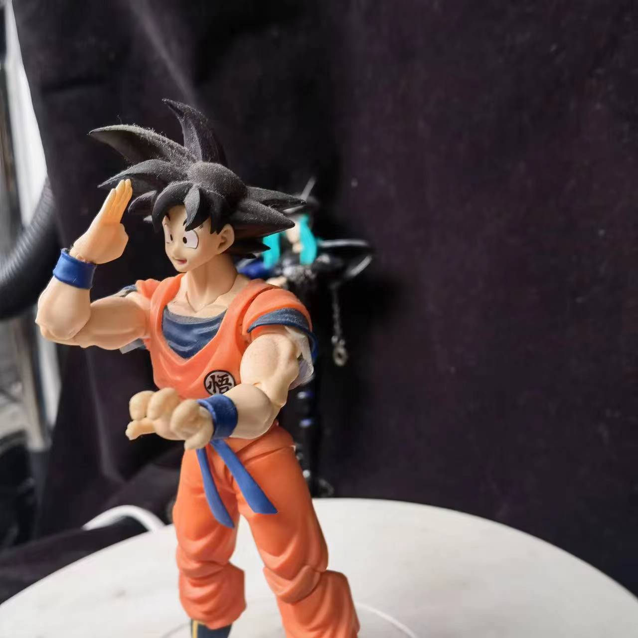 黑发孙悟空发型,红头发孙悟空图片