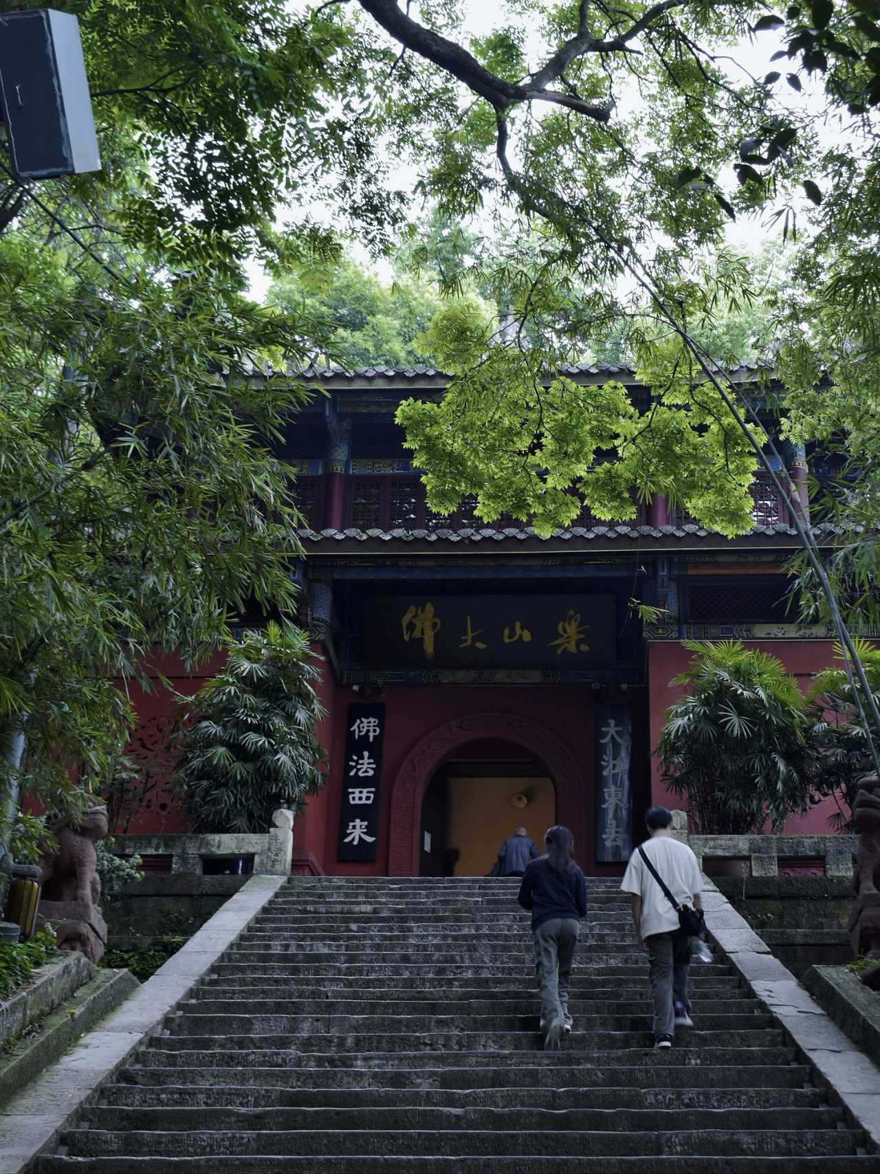 乐山异国风情打卡新去处,乐山游玩攻略及人文风情