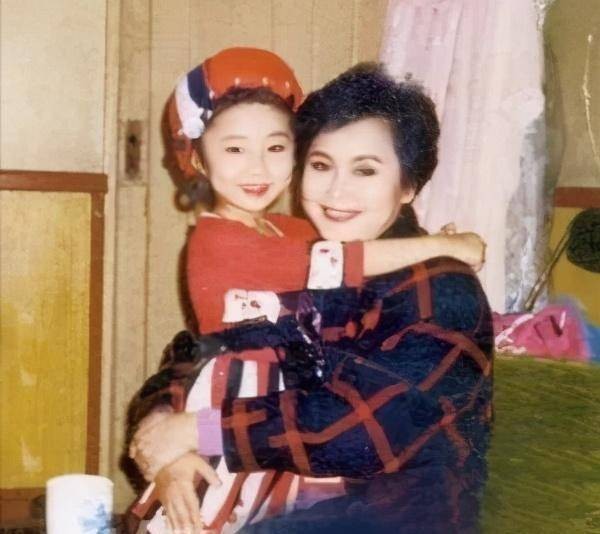 李谷一和前任丈夫结婚几年,李谷一与现任老公有子女吗