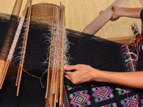 织布车间工资,织布工人工资多少钱一个月