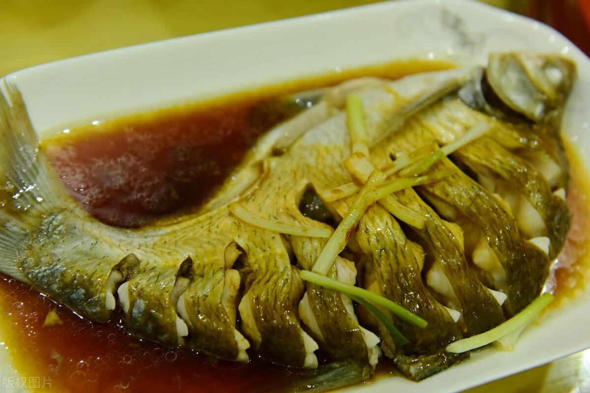 武昌鱼和什么鱼相似,武昌鱼是鲂鱼的一种吗