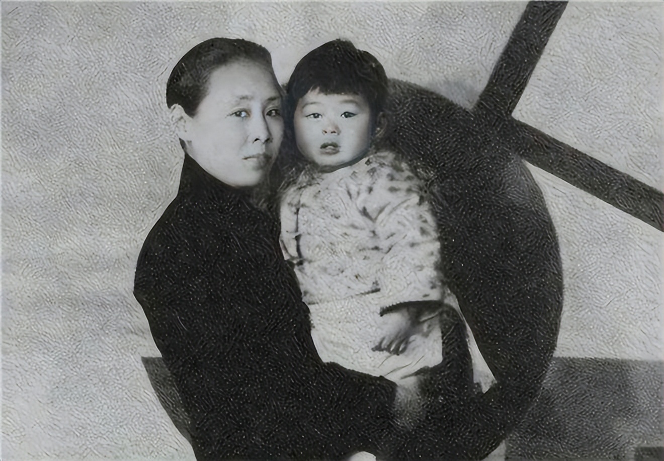 徐志摩逝世后留下唯一儿子,徐志摩幼子彼得