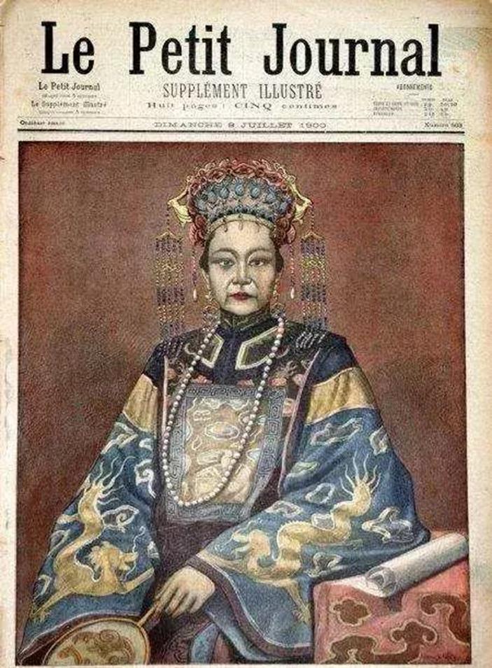 办公御座旁摆鲜苹果，69岁秀发黑到反光…慈禧照片里的晚清史细节