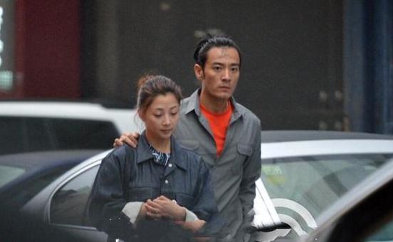 前夫是个贪污犯，历任男友都莫名其妙的分手，殷桃的感情路真难走