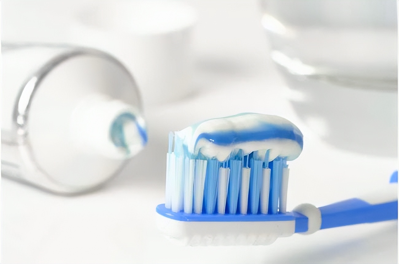 别再用了！牙膏上有这成分用了可致癌！大人小孩都一样