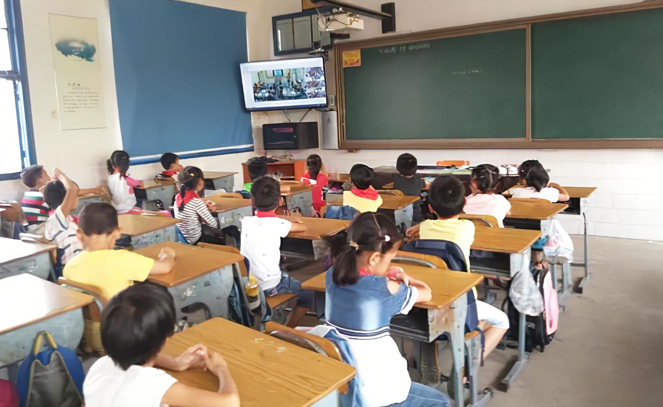 关注留守儿童促使健康成长,提高社会各界对留守儿童的关注度