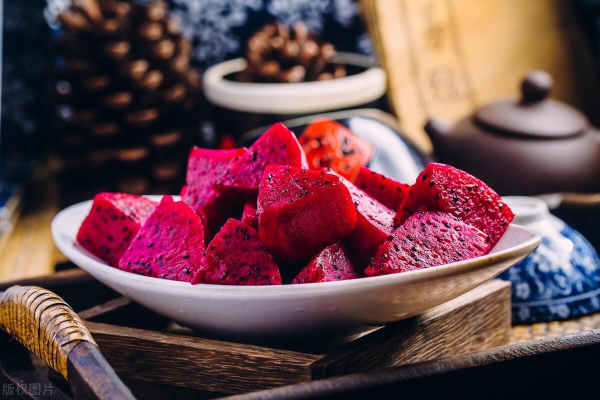 吃半个火龙果大便会有红色粘液吗,吃火龙果小便会变多