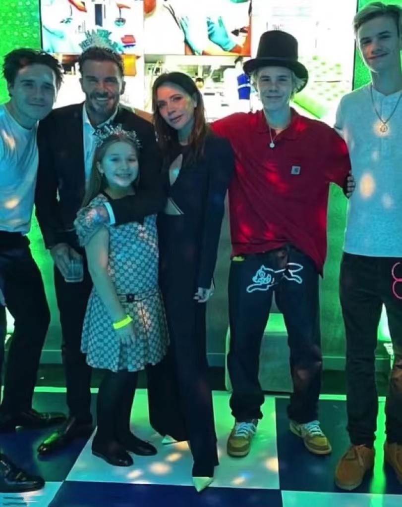 小贝最新二儿子照片,小贝与二儿子最新视频