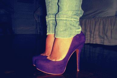 女明星为什么忍痛穿尖头高跟鞋,女明星穿超高防水台高跟鞋