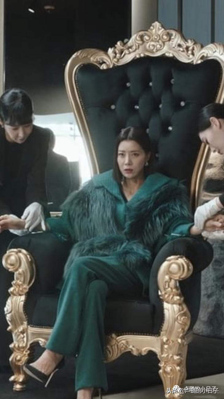 小三复仇勾搭总统女婿，除剧情，女主财阀级别的穿搭也值得一看