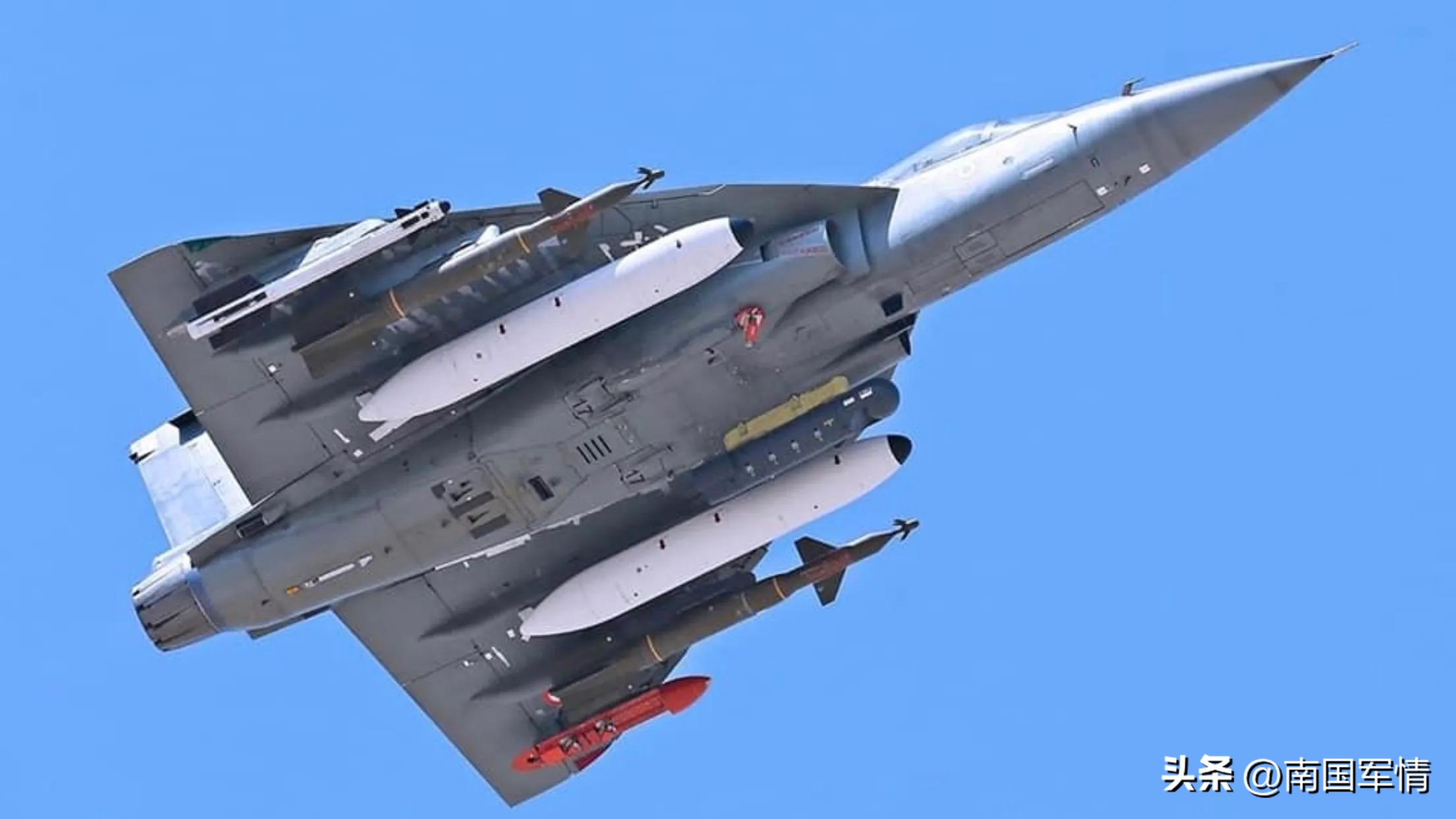 光辉与枭龙马来西亚,光辉vs枭龙