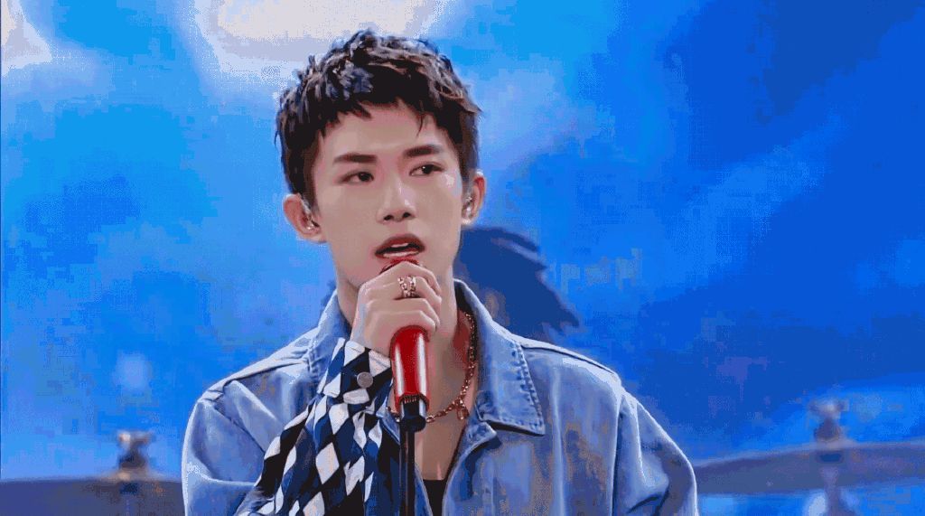 一款最帅气的男士发型,成熟男士头发稀少适合剪什么发型