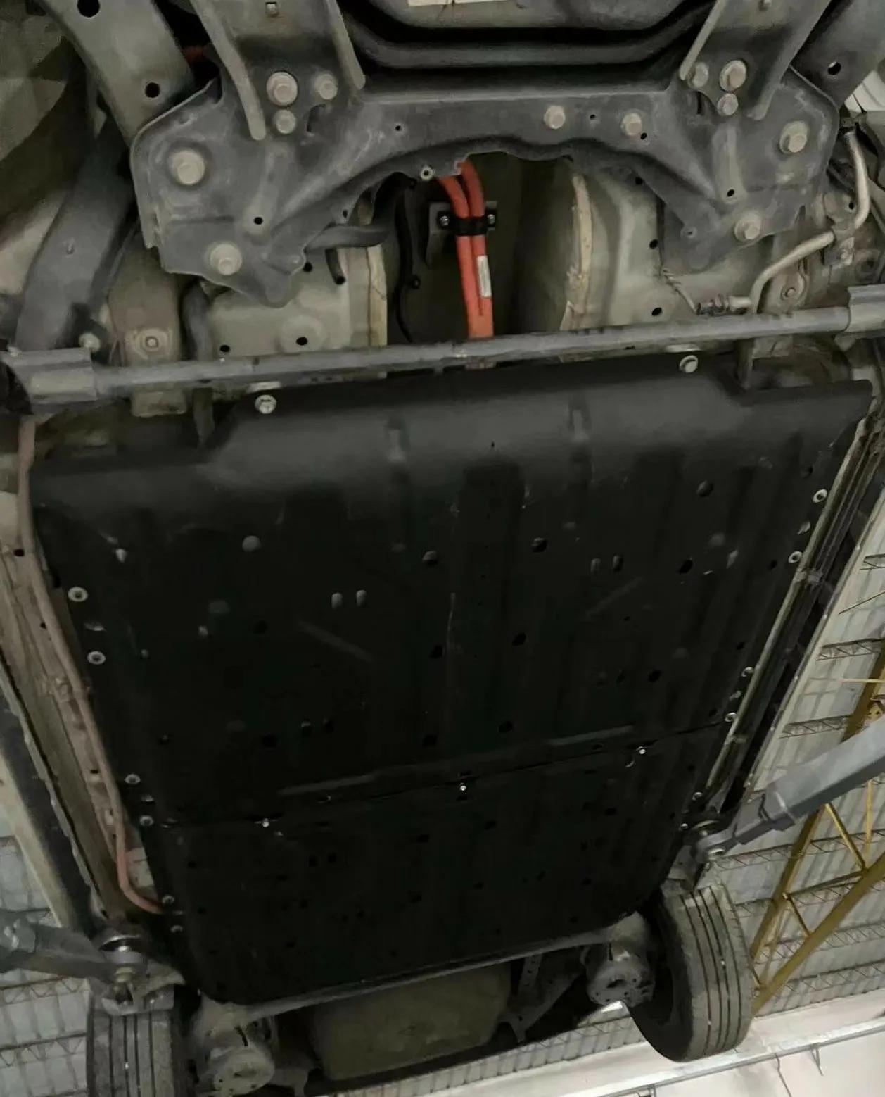 网约车电池磕坏保险公司拒赔,网约车电池外壳划破