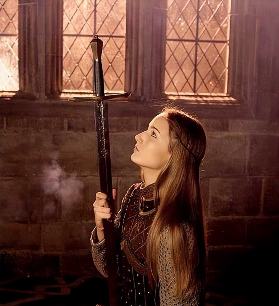 圣女贞德是德国人吗,圣女贞德是法国哪个战争的英雄