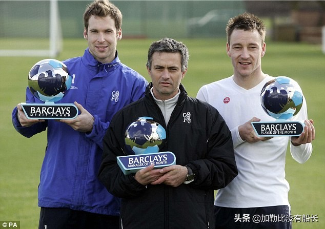 穆里尼奥与纽卡斯尔联签约,穆里尼奥接手蓝军第一战