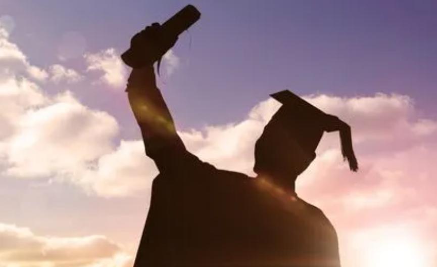 安徽启华教育：实施数字化教育战略，培养全面发展人才