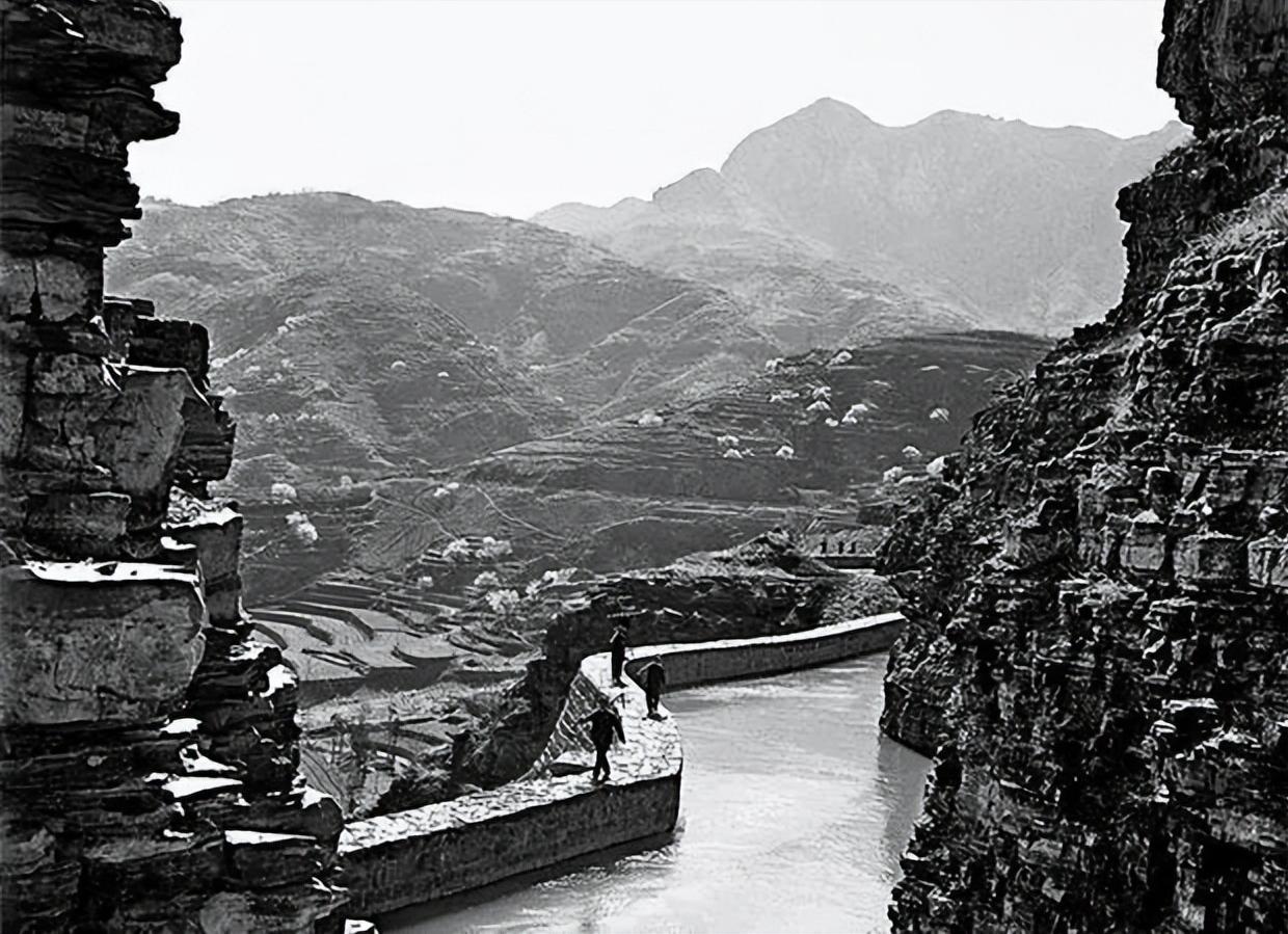 红旗渠是世界工程奇迹吗,20世纪70年代两大奇迹红旗渠