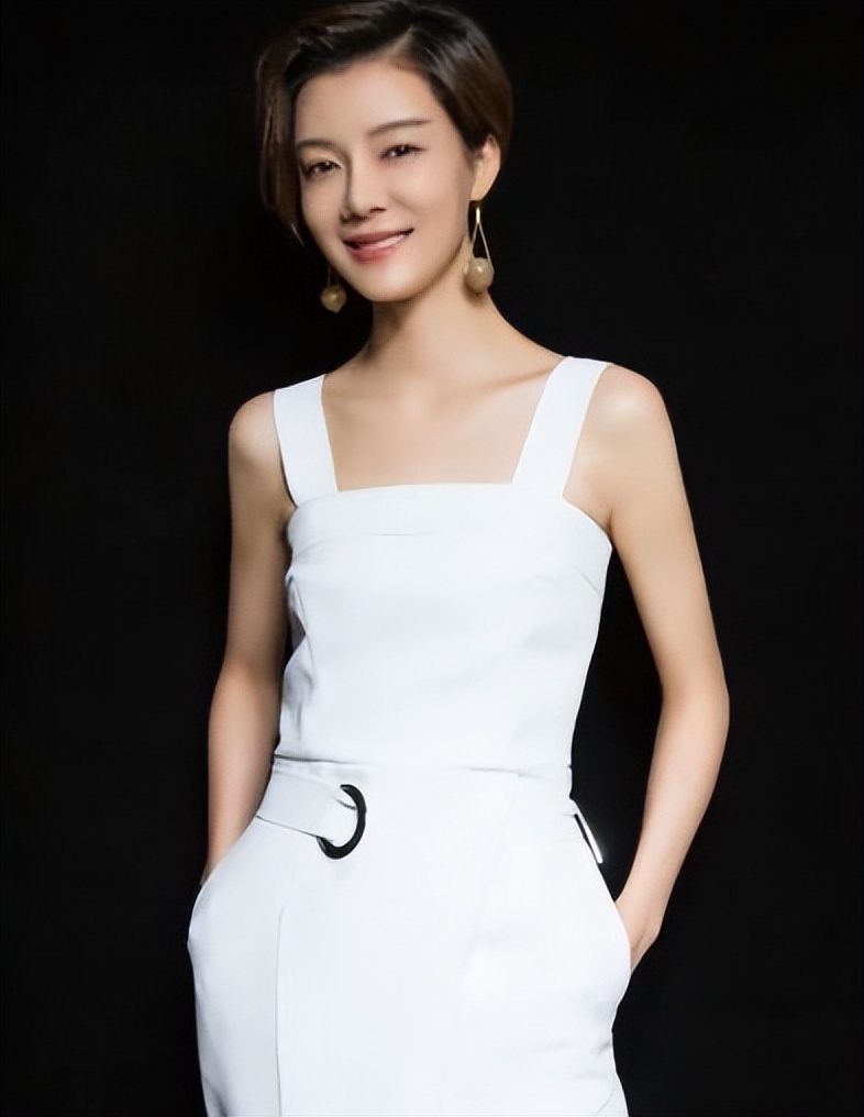 颧骨高的女人为什么瘦下来显老,颧骨高苹果肌凹陷的女人