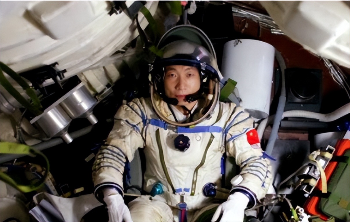 2003年，杨利伟在太空突然听到诡异的“敲门声”，13年后谜底揭开