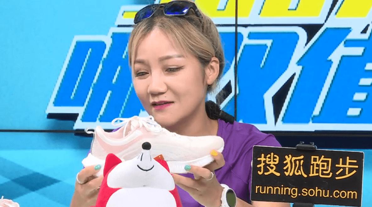 初中生1000米跑鞋推荐500元左右 (国货有哪些400元左右跑鞋值得入手)