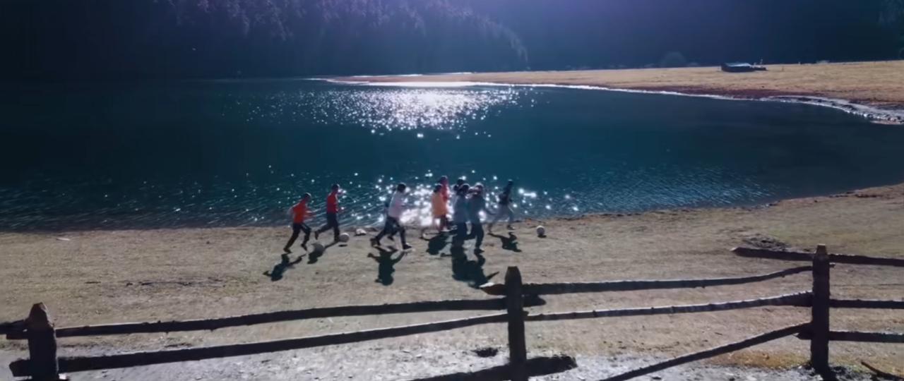 坚持17年，数学老师带着足球小将们上场、寻梦