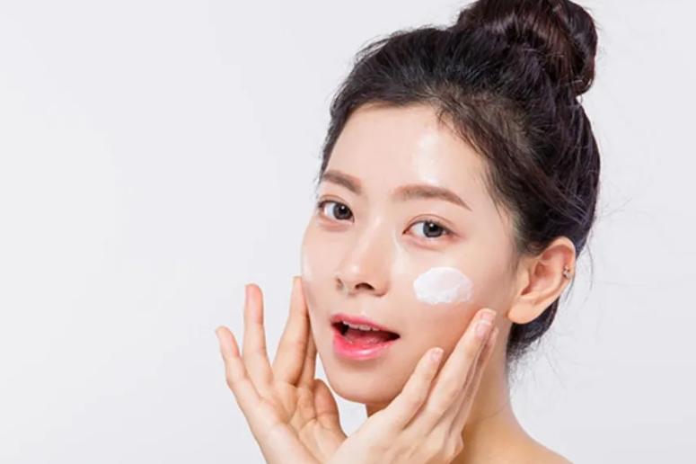 乳液和面霜区别是什么,乳液和面霜的区别大吗