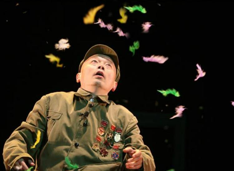 *子骗**靠造假混进中央做官，还娶到美女翻译，最后因吹牛暴露身份