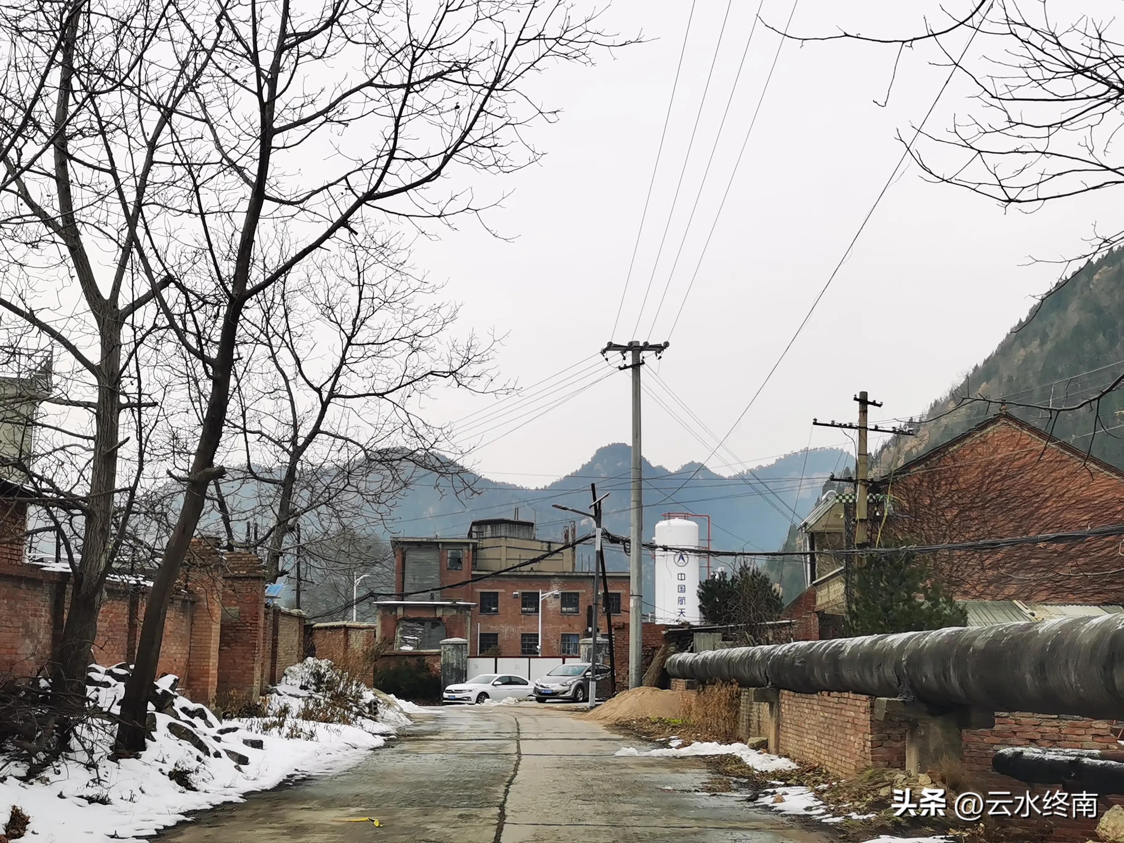 因为这个神秘的大厂,辋川曾经比镇上还热闹的山村,现在怎么样了