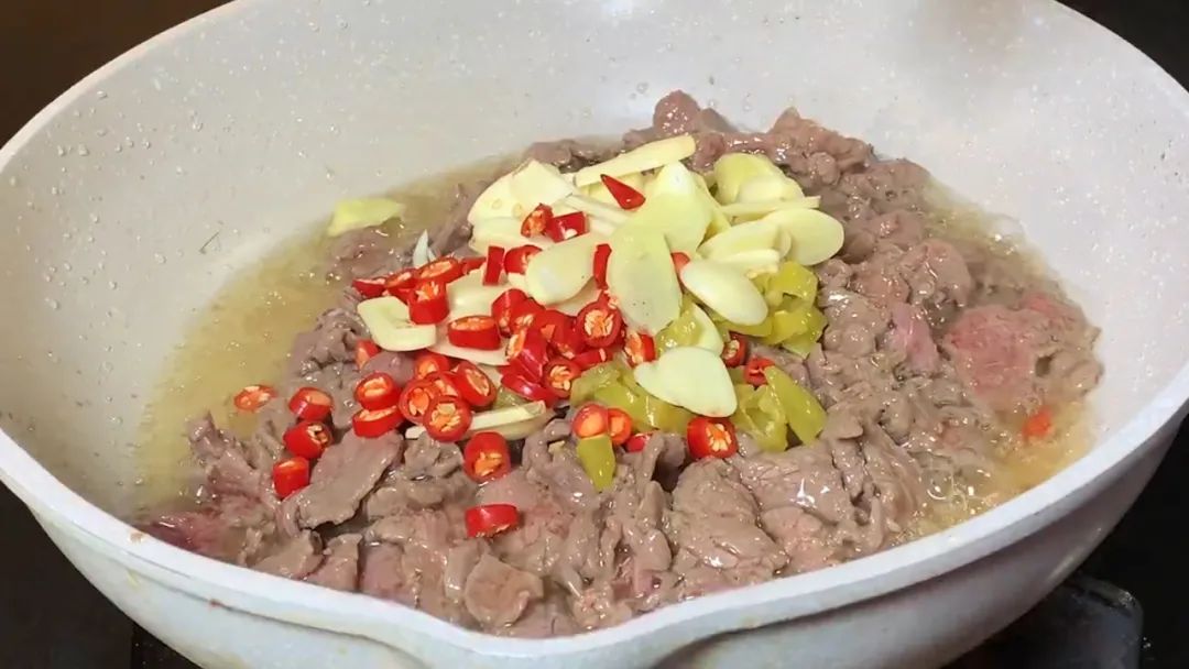 铁被称为造血元素！中老年：多吃这3种高铁菜，腿脚有劲气色好