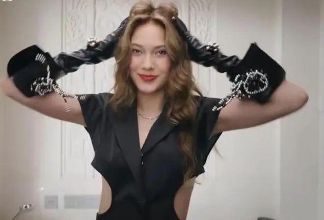 谷爱凌跑步短裤,谷爱凌运动健身照片