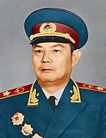 76年总理去世，谁能在追悼会上致悼词？*剑英叶**：只有*小平邓**最合适